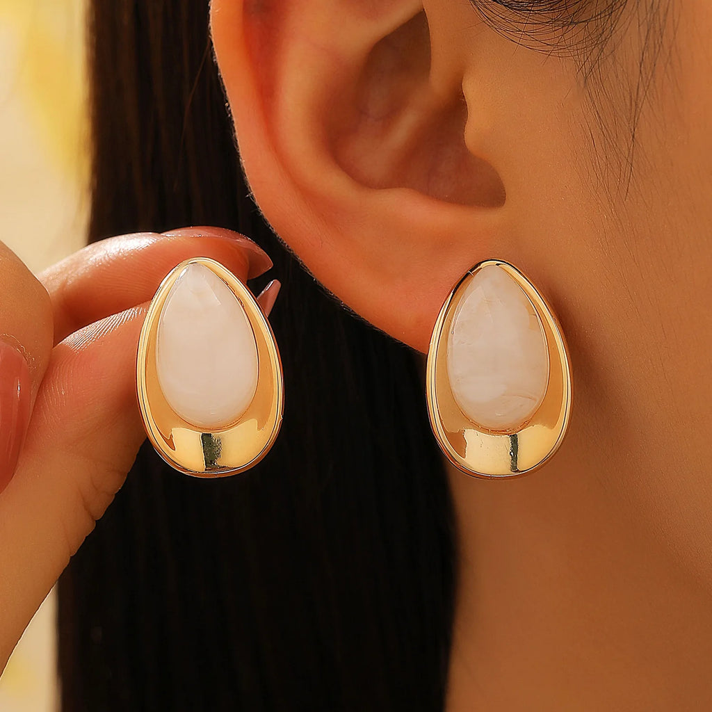 Emerald Glow Teardrop Earrings