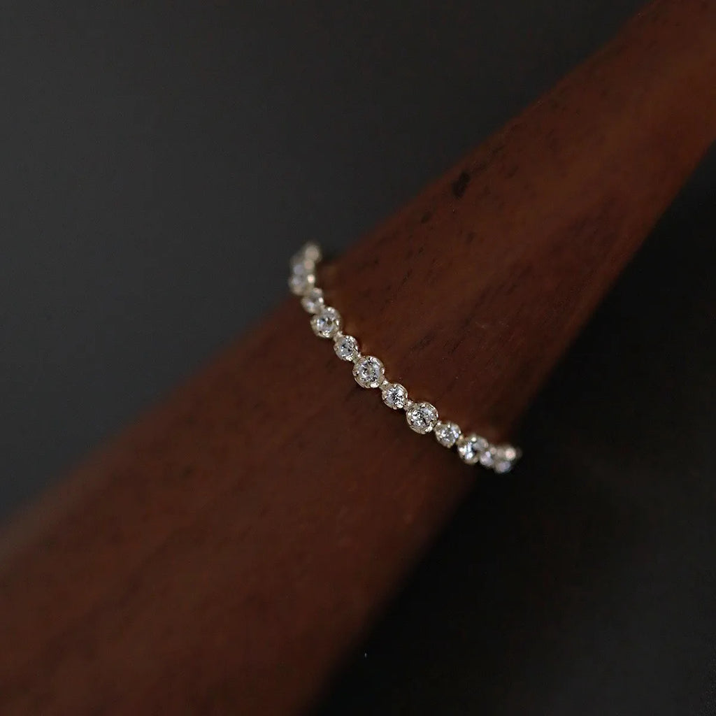 Lumière Dainty Diamond Band